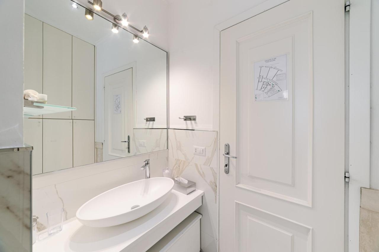 Saint Peter House Station Apartment โรม ภายนอก รูปภาพ